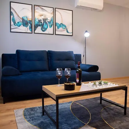 Bluebox Apartment